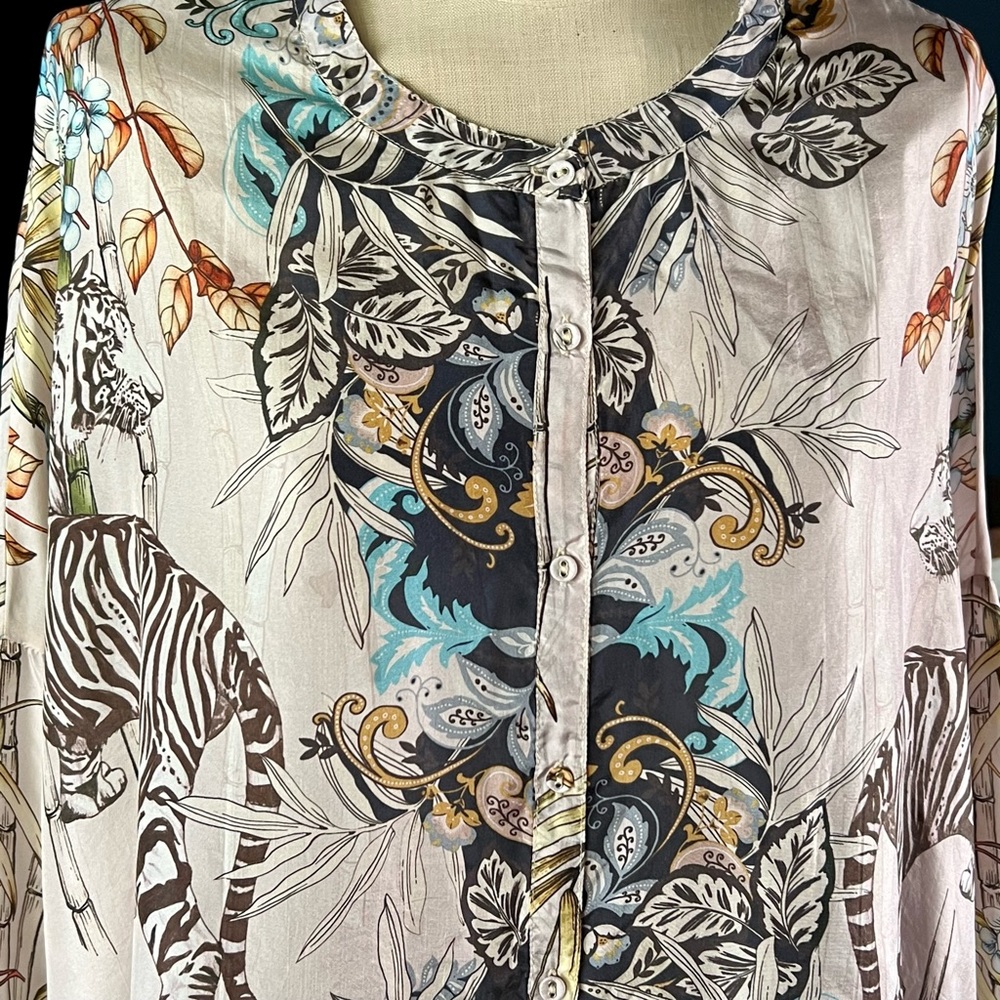 Printed Button-Front Blouse in Beige with Teal & Black Accents - Picture 6 of 13